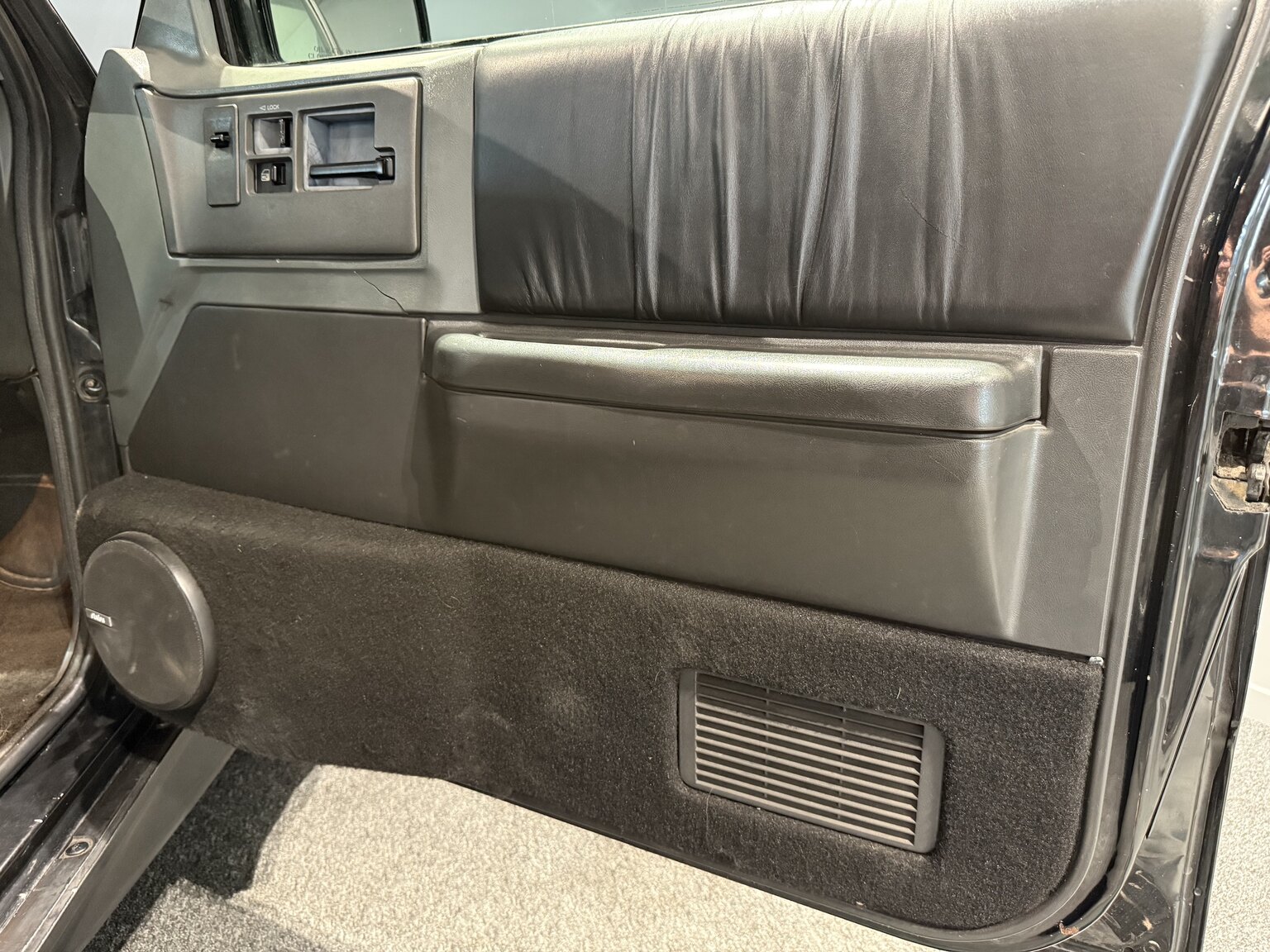 Interior image of 1992 GMC Typhoon 