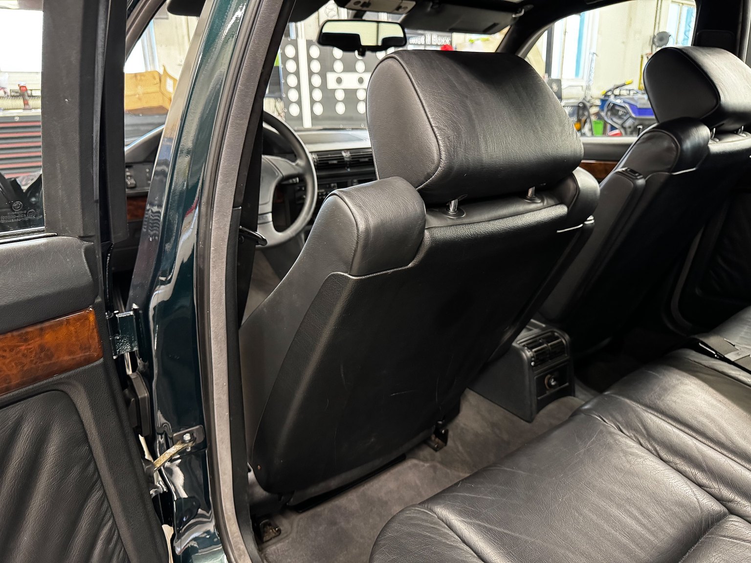 Interior image of 1995 BMW 540i Touring - NO RESERVE (22)