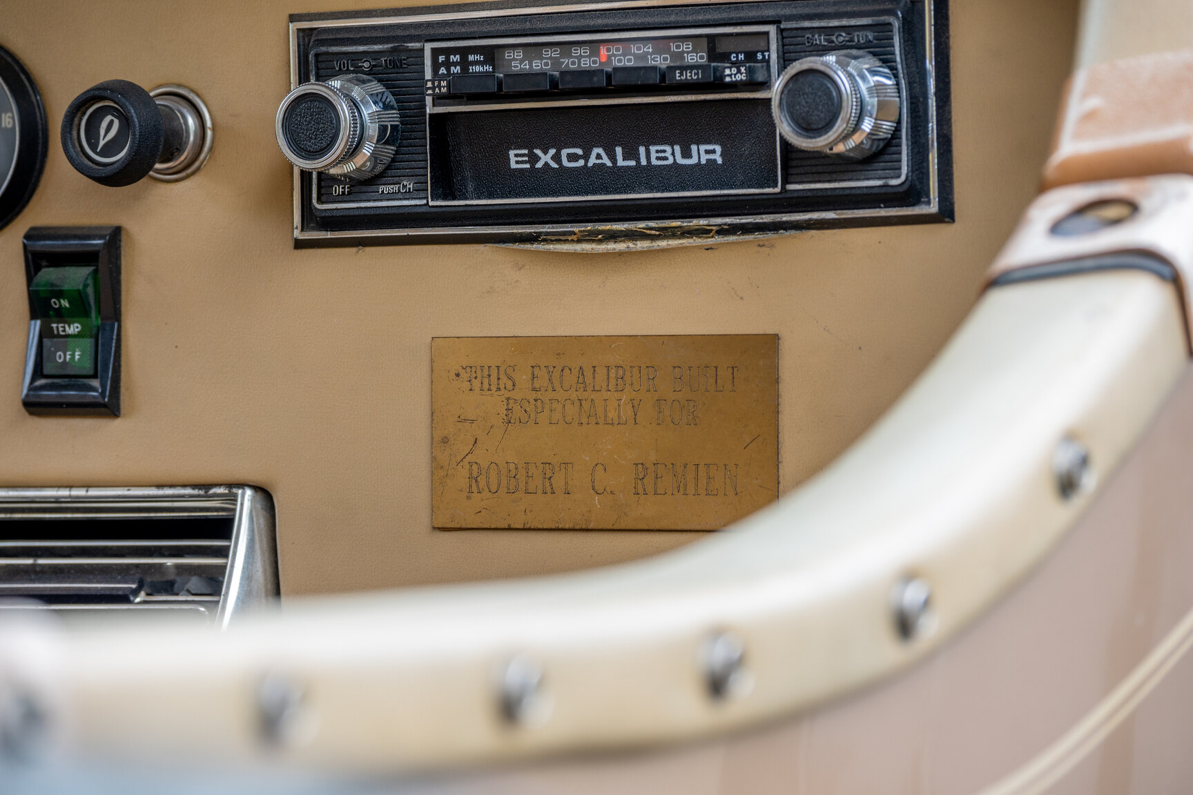 Interior image of 1975 Excalibur Phaeton series III  (32)