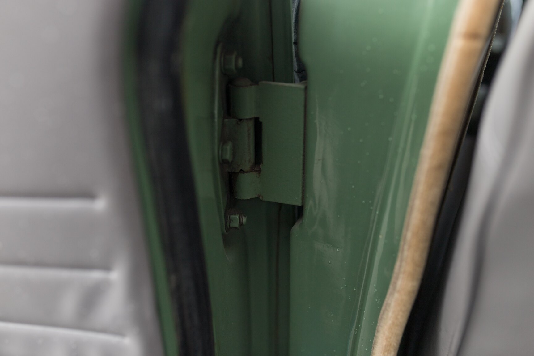 Interior image of 1959 Ford Consul (35)