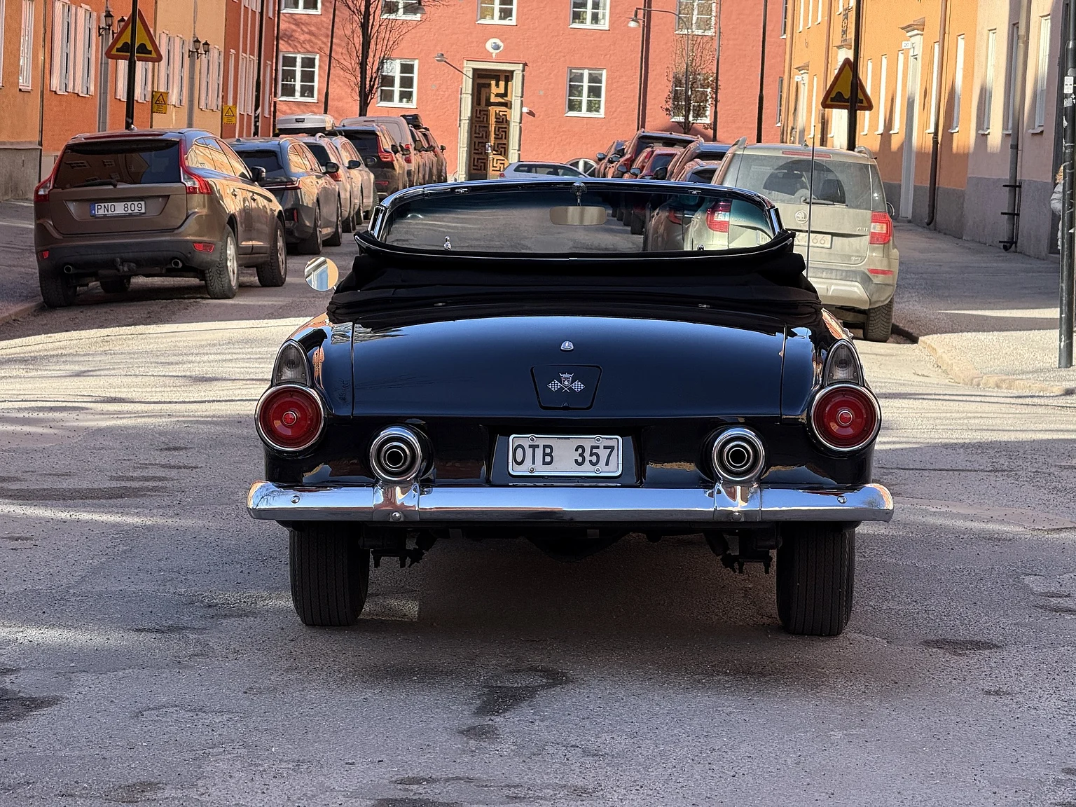 Exterior image of 1955 Ford Thunderbird (8)
