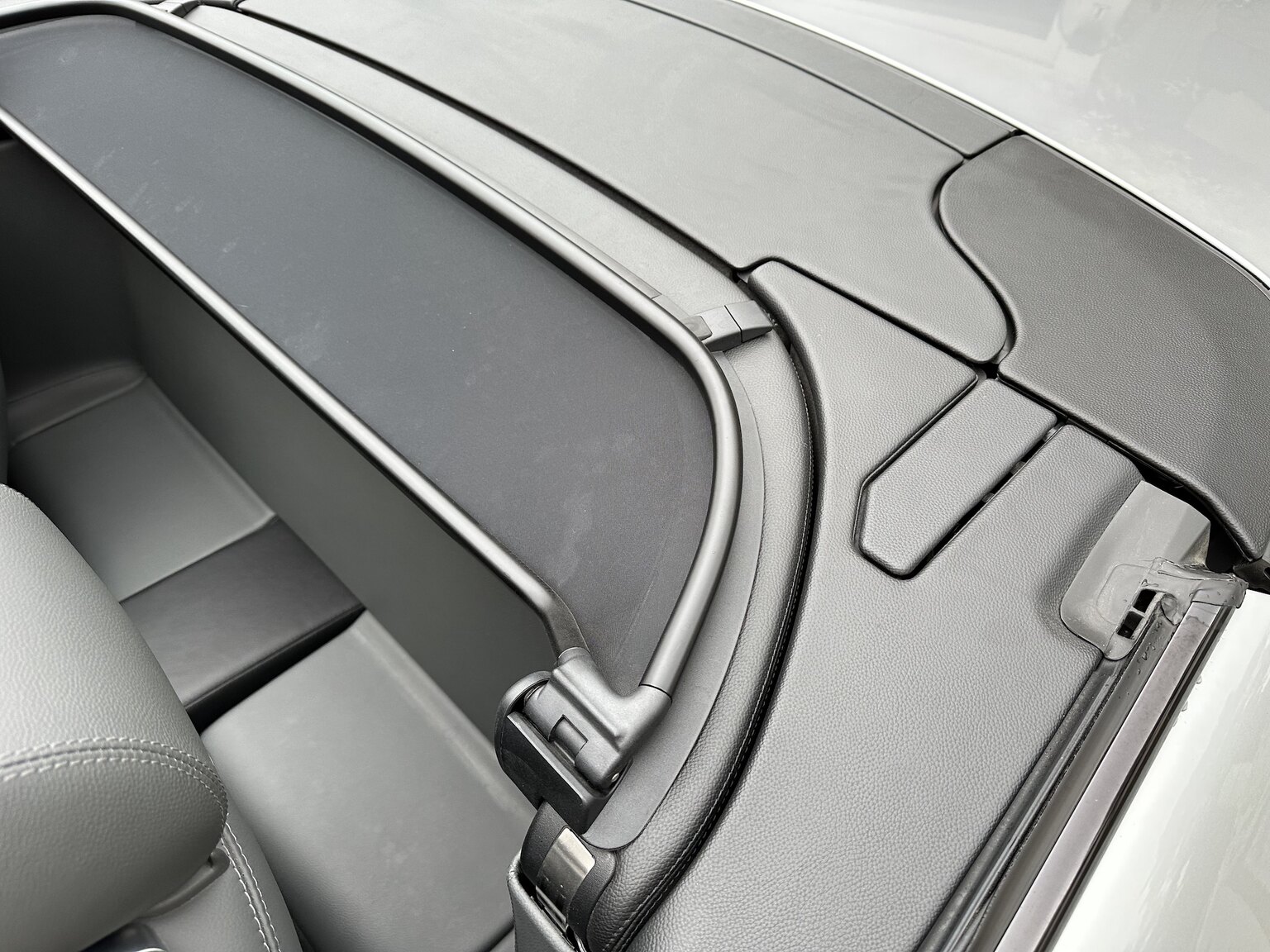 Exterior image of 2005 Mercedes-Benz SL 350