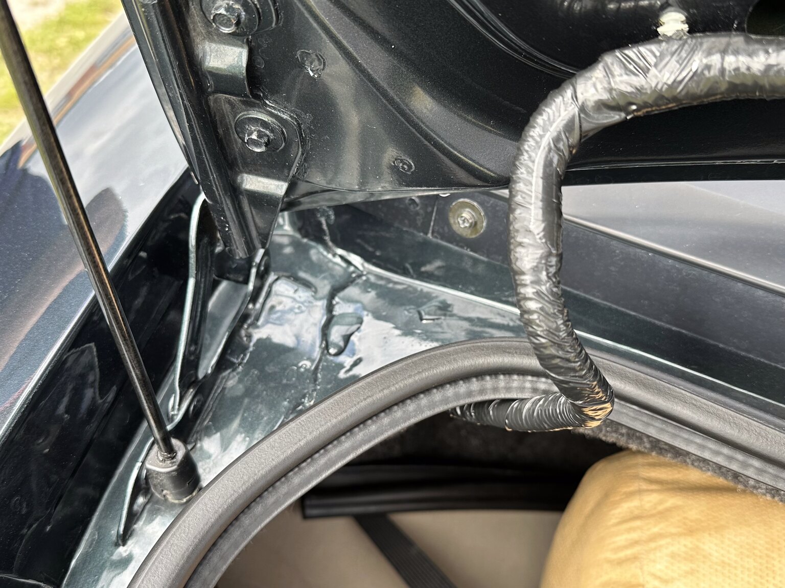 Interior image of 1998 Ford Mustang GT Convertible