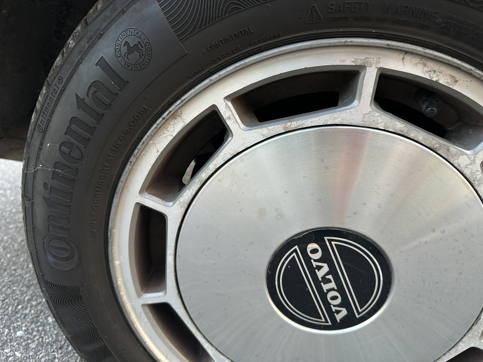 Exteriörbild på 1986 Volvo 760 GLE 2.8 V6 Automatisk