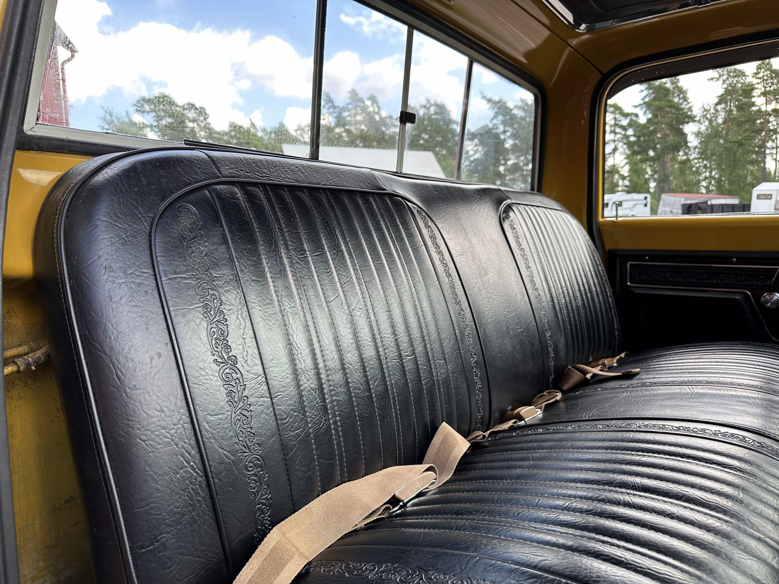 Interior image of 1972 Chevrolet C10 Cheyenne (26)