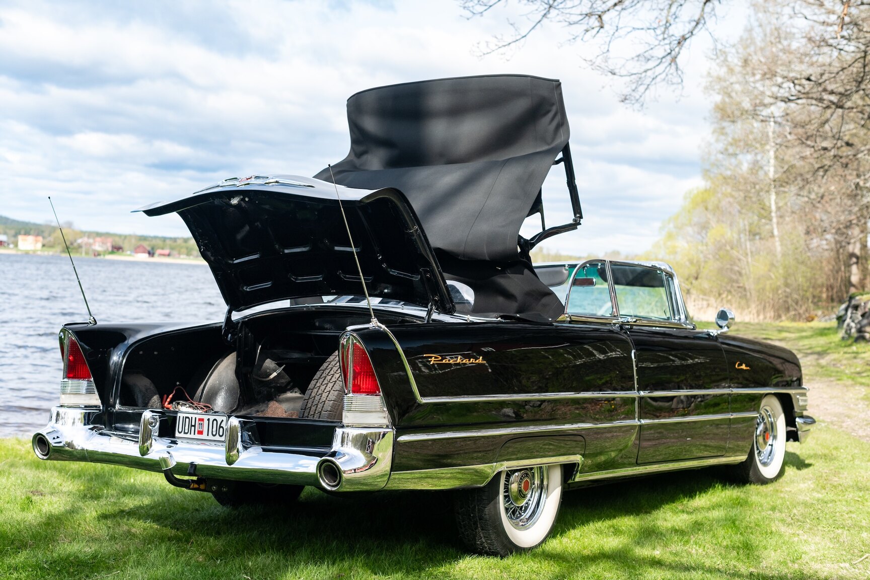 Exterior image of 1955 Packard Caribbean Cabriolet  (47)