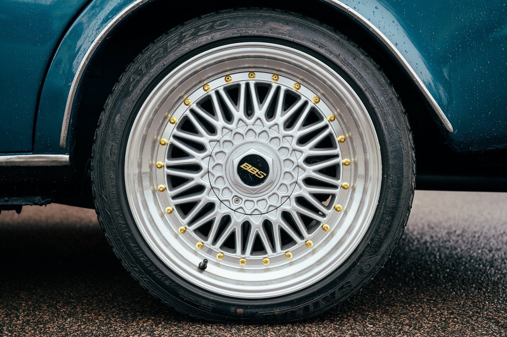 Exterior image of 1973 Volvo 164E 3.2