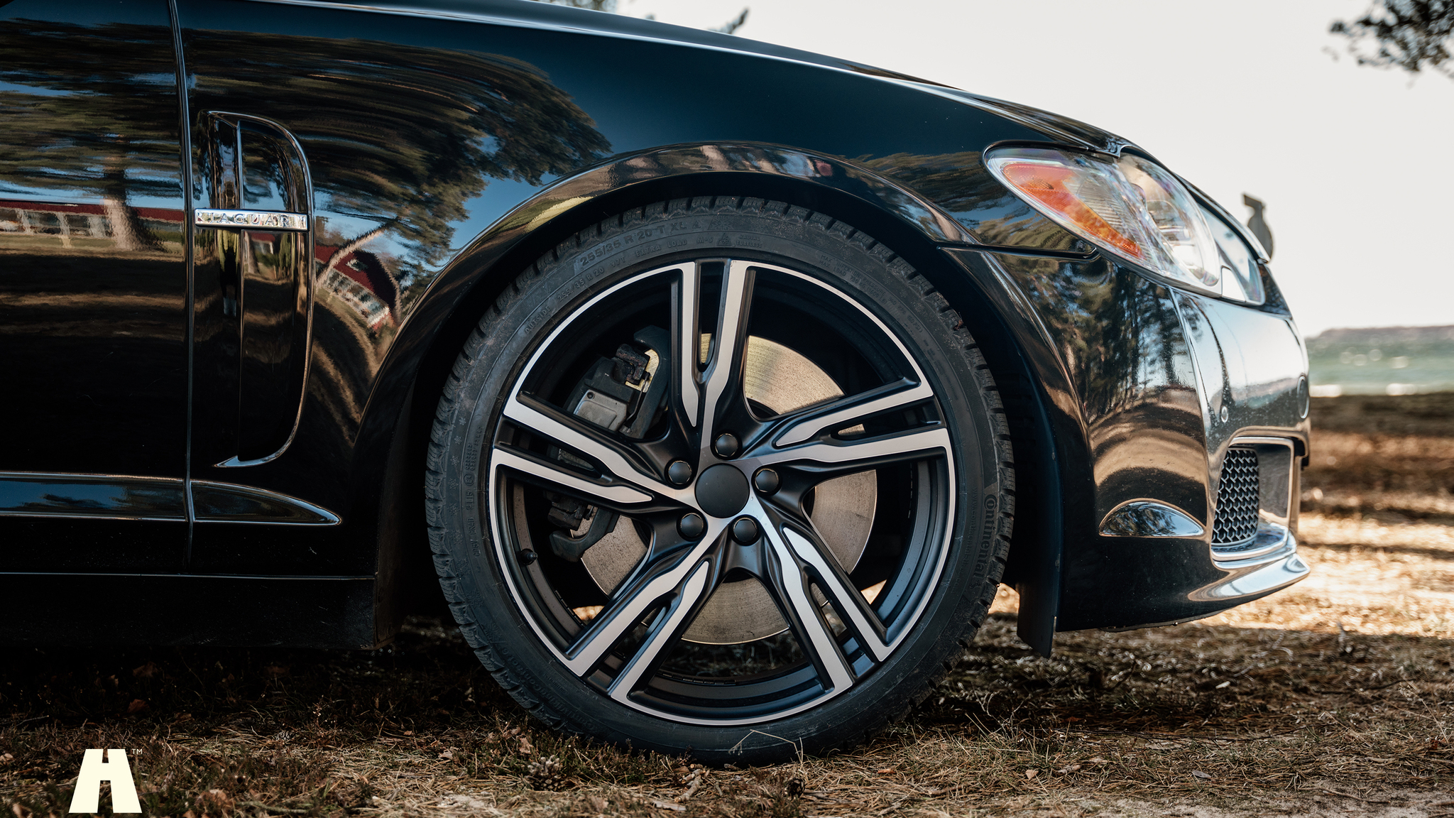 Exterior image of 2010 Jaguar XFR (10)