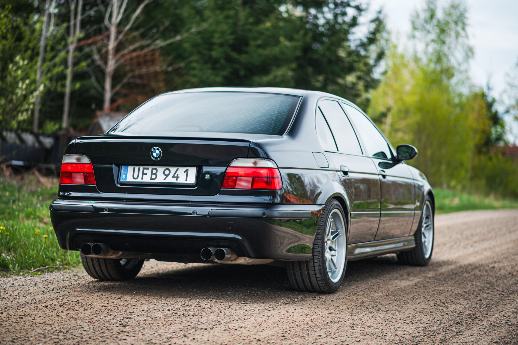 Exterior image of 2000 BMW M5 E39