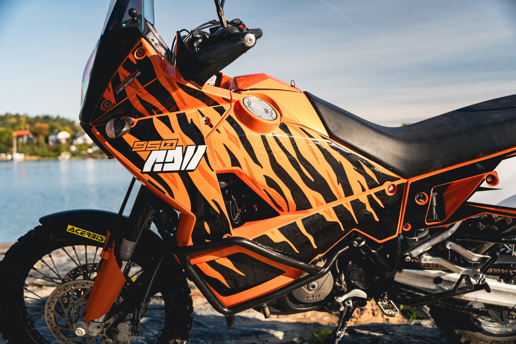 Exteriörbild på 2003 KTM 950 Adventure S