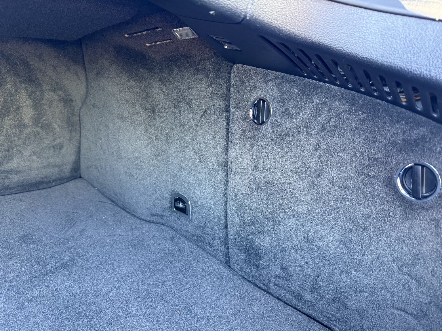 Interior image of 2011 Bentley Continental Supersports