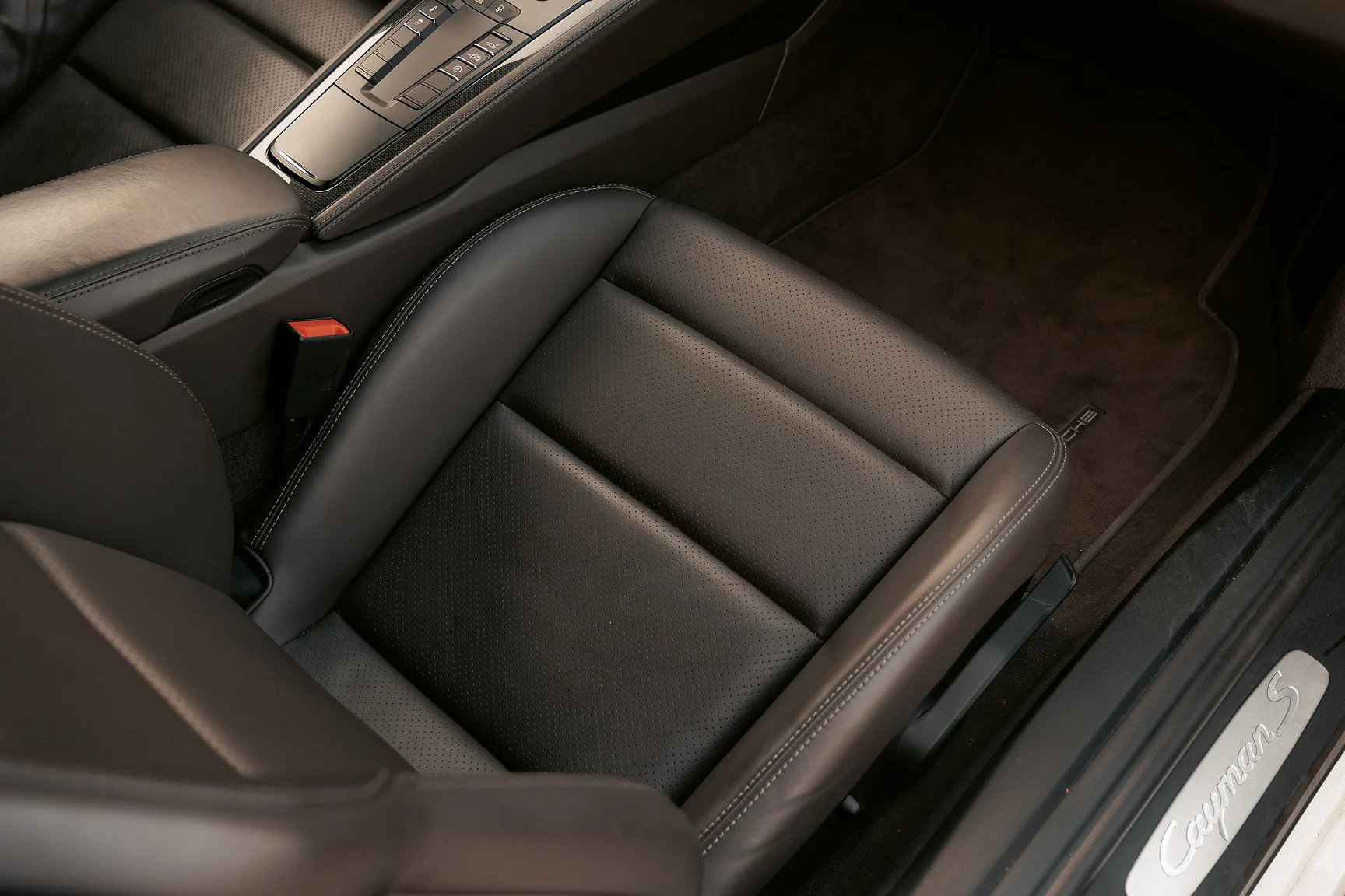 Interiörbild 2017 Porsche 718 Cayman S (31)
