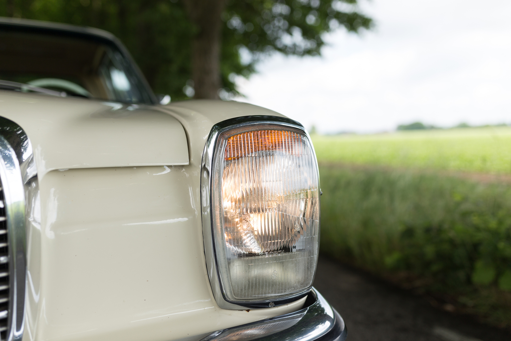 Exteriörbild på 1971 Mercedes 250 C