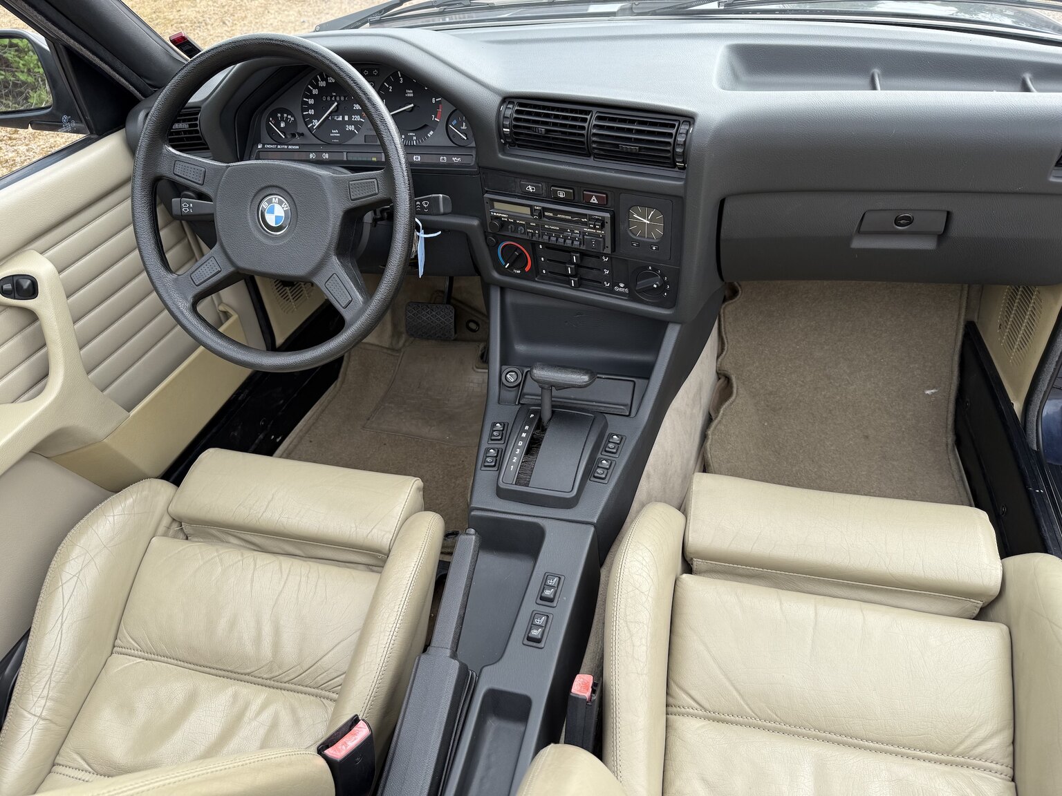 Interior image of 1987 BMW 325i Convertible