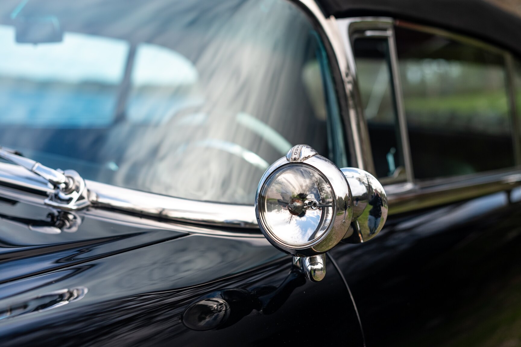 Exterior image of 1955 Packard Caribbean Cabriolet  (17)