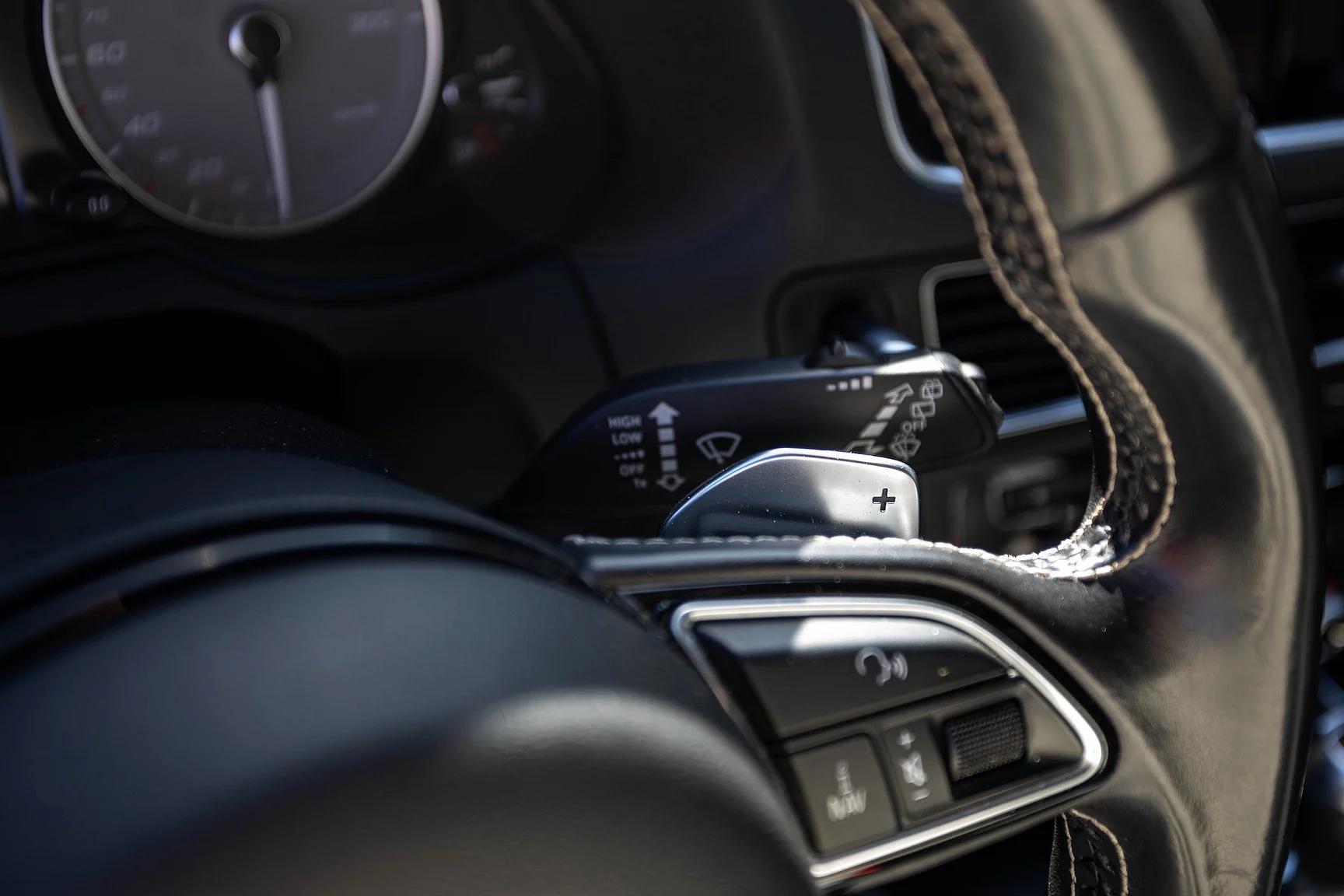 Innenraumfoto von 2017 Audi SQ 5 Plus TDI (12)