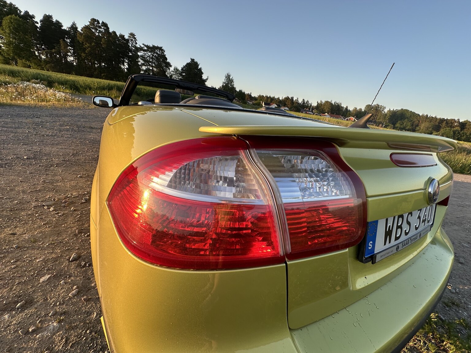 Exterior image of 2004 SAAB 9.3 Aero Convertible 2.0T