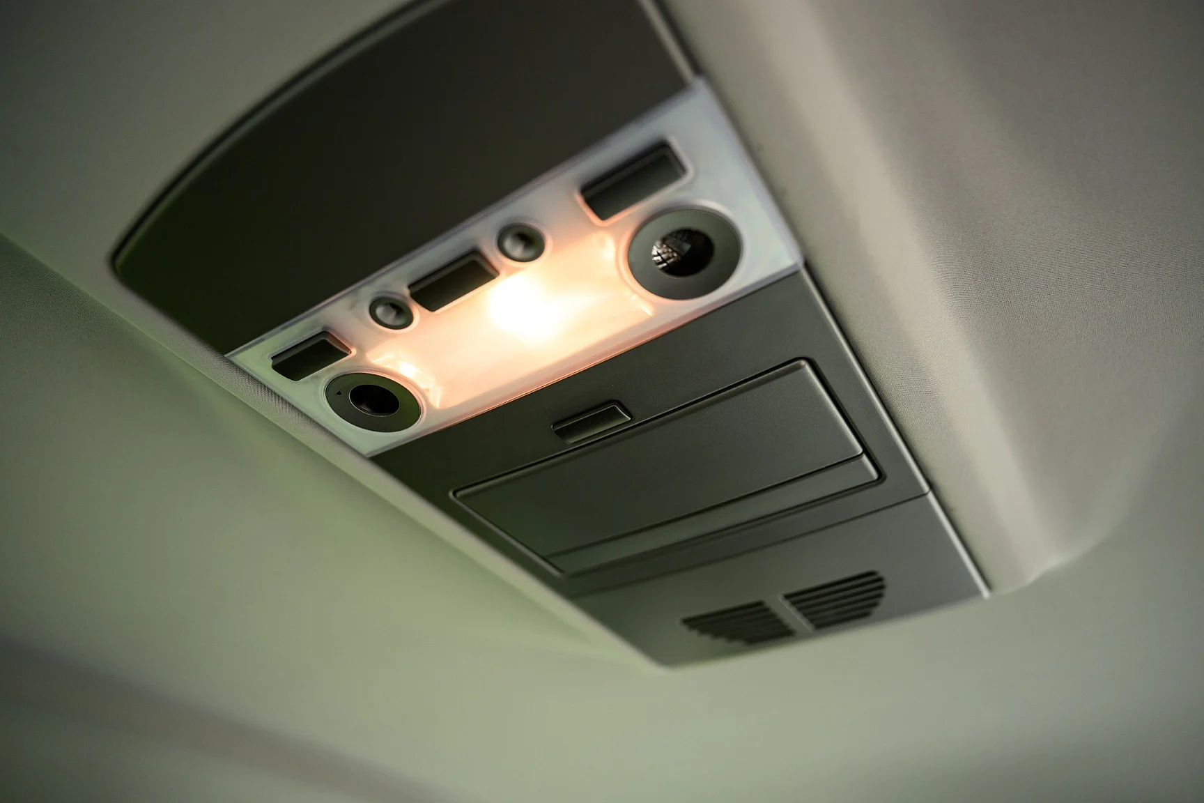 Interior image of 2001 BMW 745i (59)