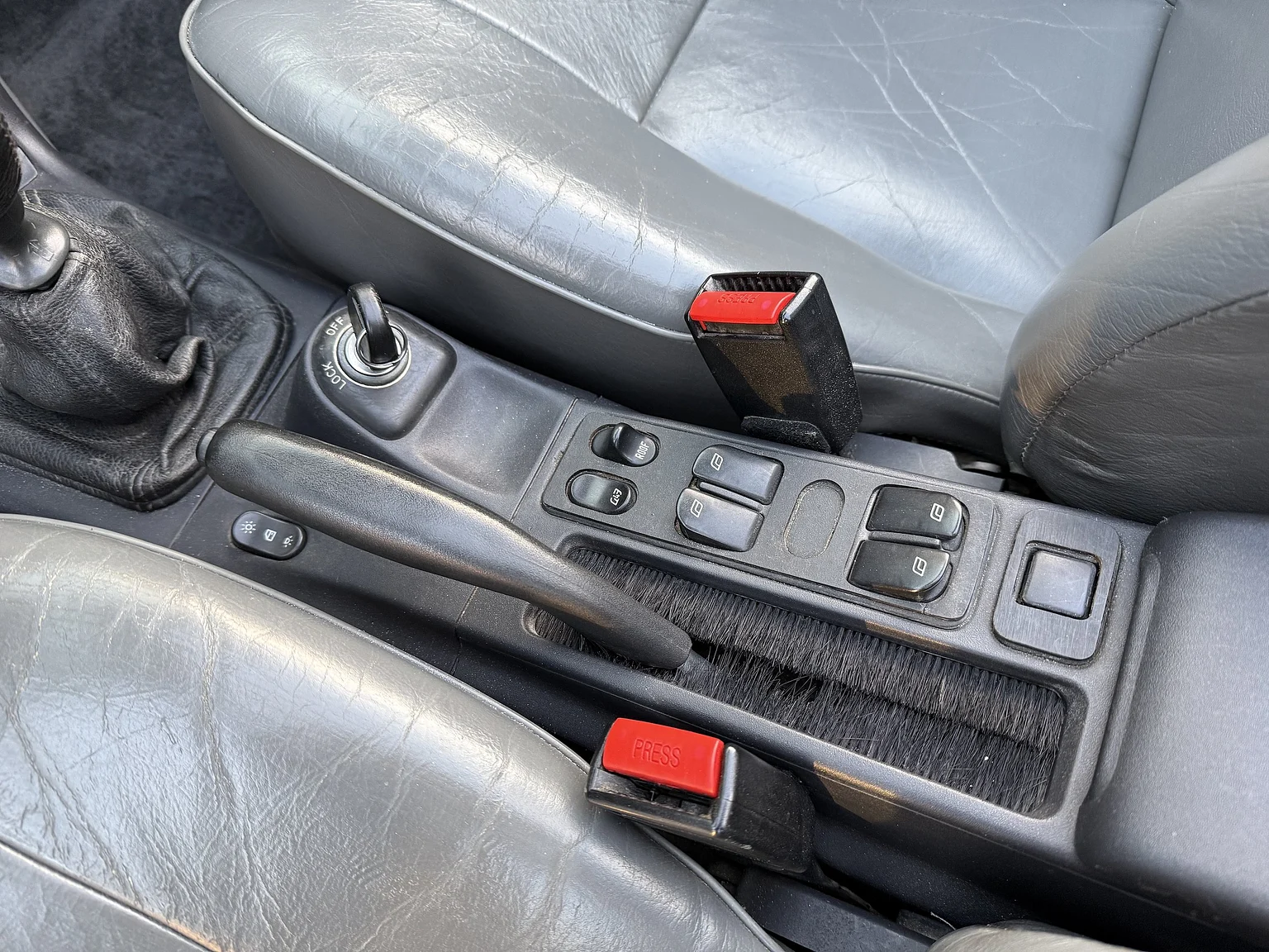 Innenraumfoto von 1996 SAAB 900 Turbo Convertible (42)