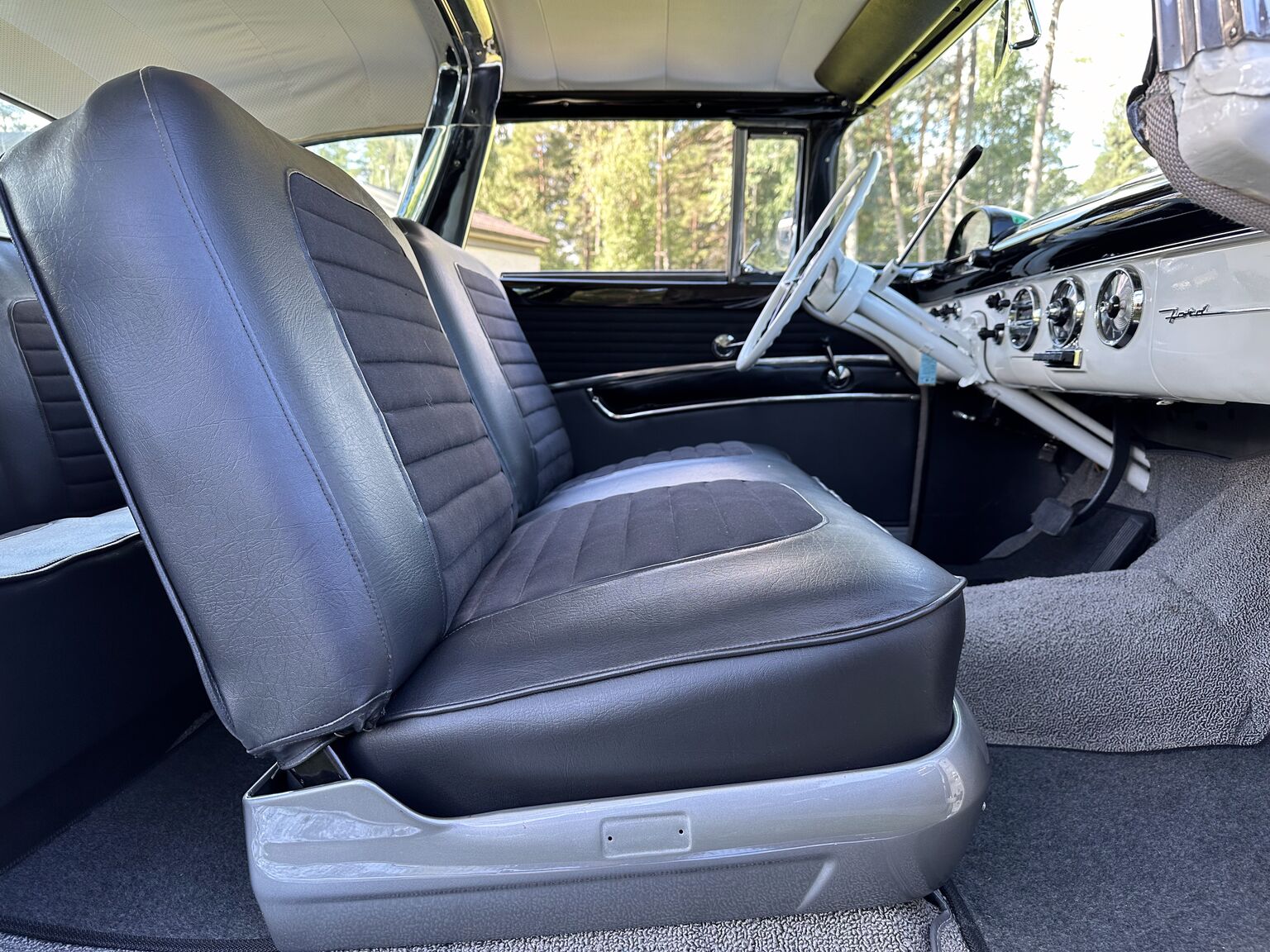 Interiörbild 1955 Ford Fairlane Crown Victoria