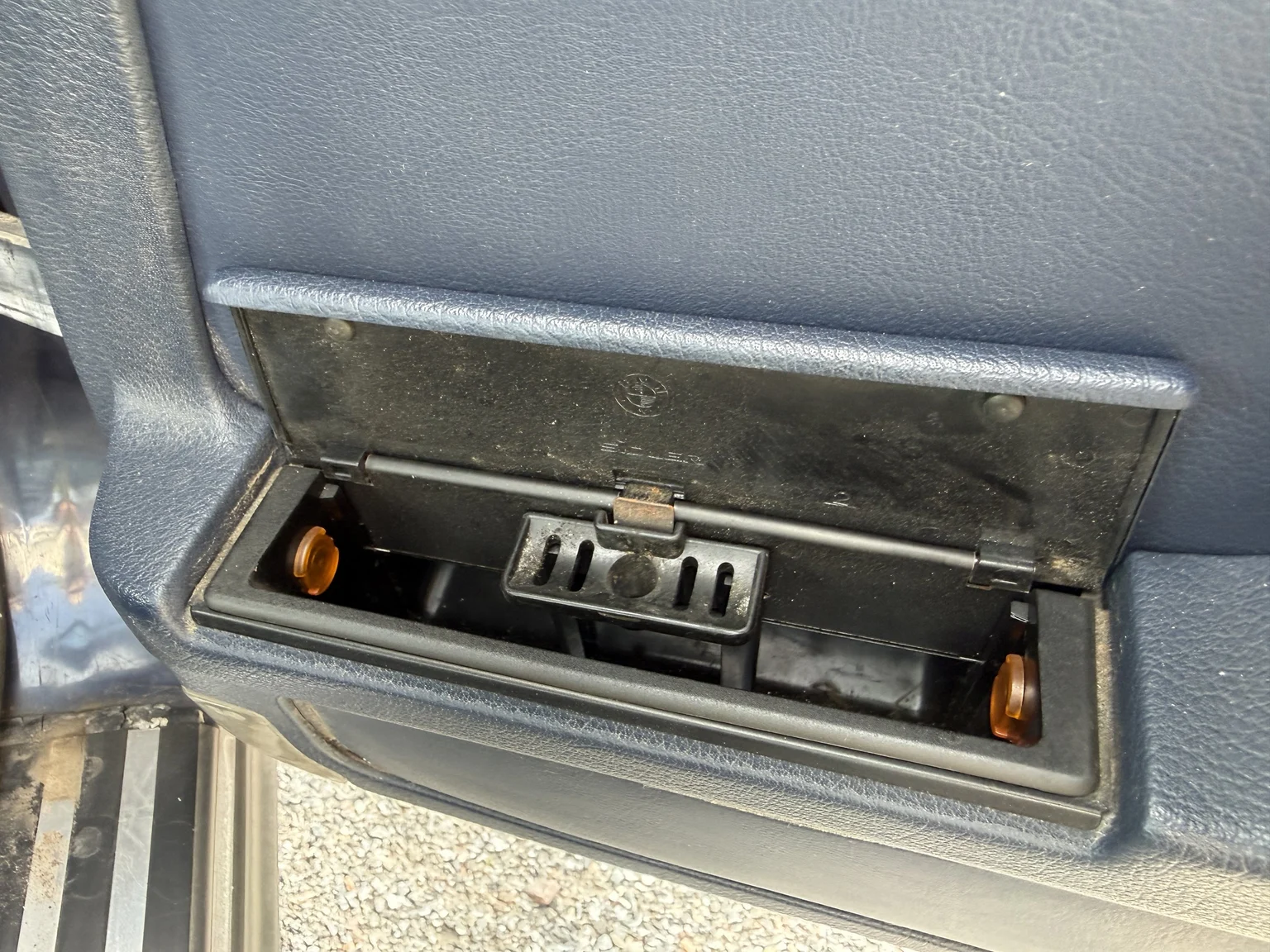 Innenraumfoto von 1990 BMW 750i (77)