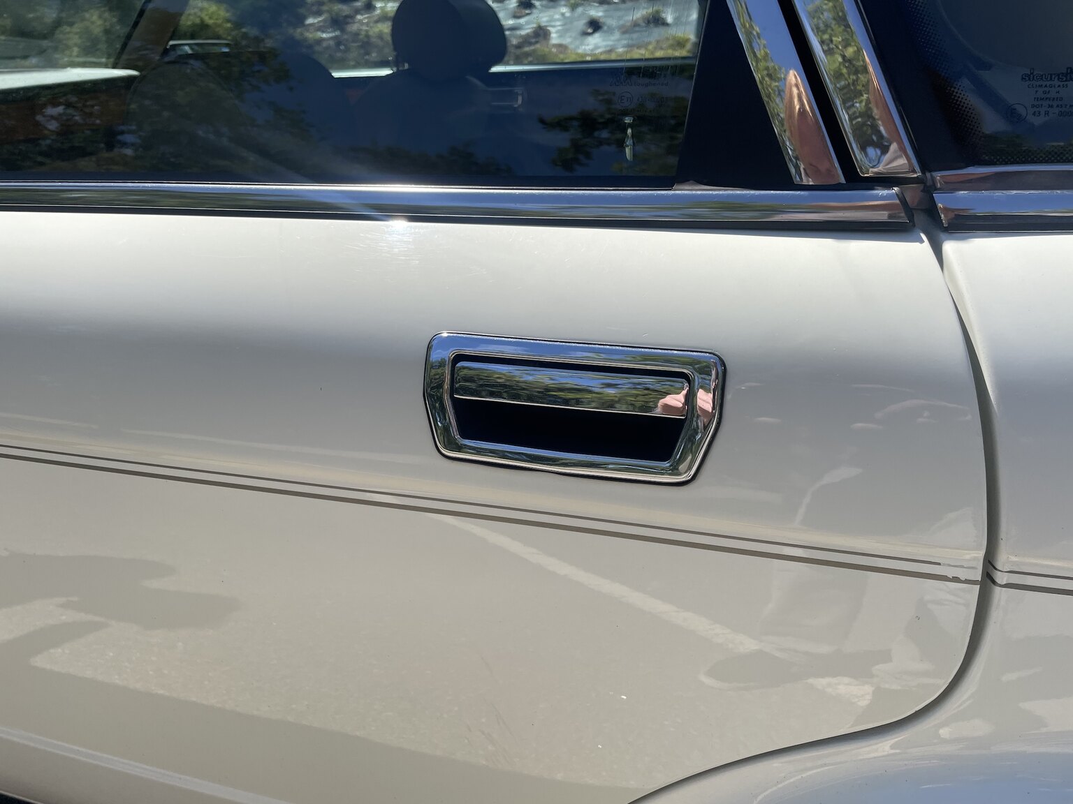 Exteriörbild på 1988 Jaguar XJ6 Sovereign