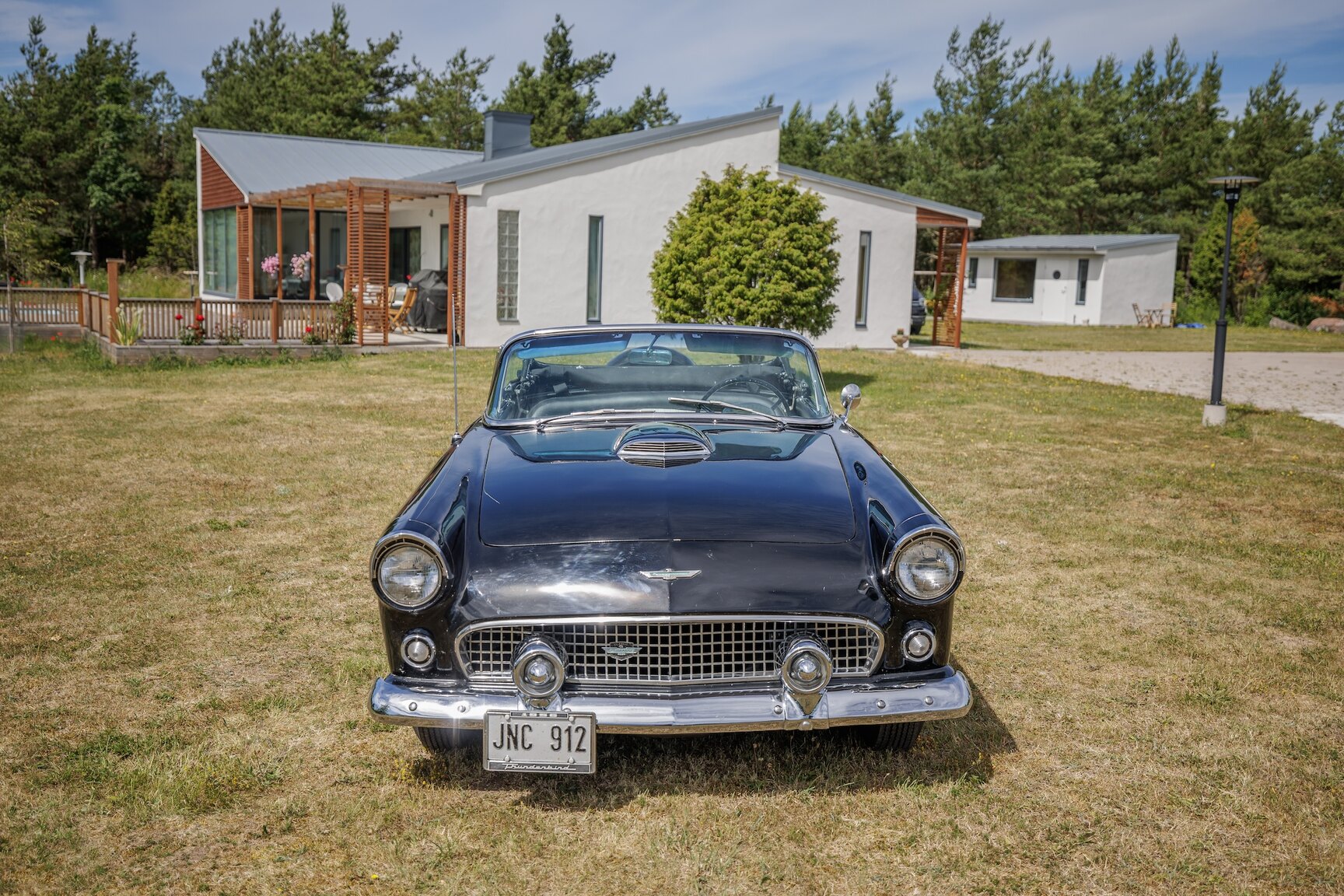 Exterior image of 1956 Ford Thunderbird