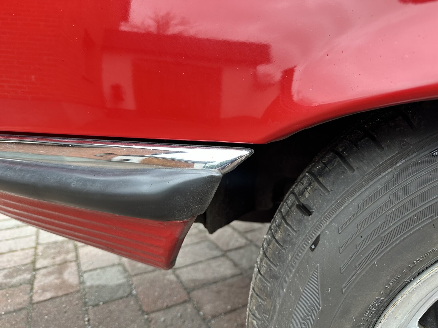 Exterior image of 1973 Mercedes-Benz 450 SL