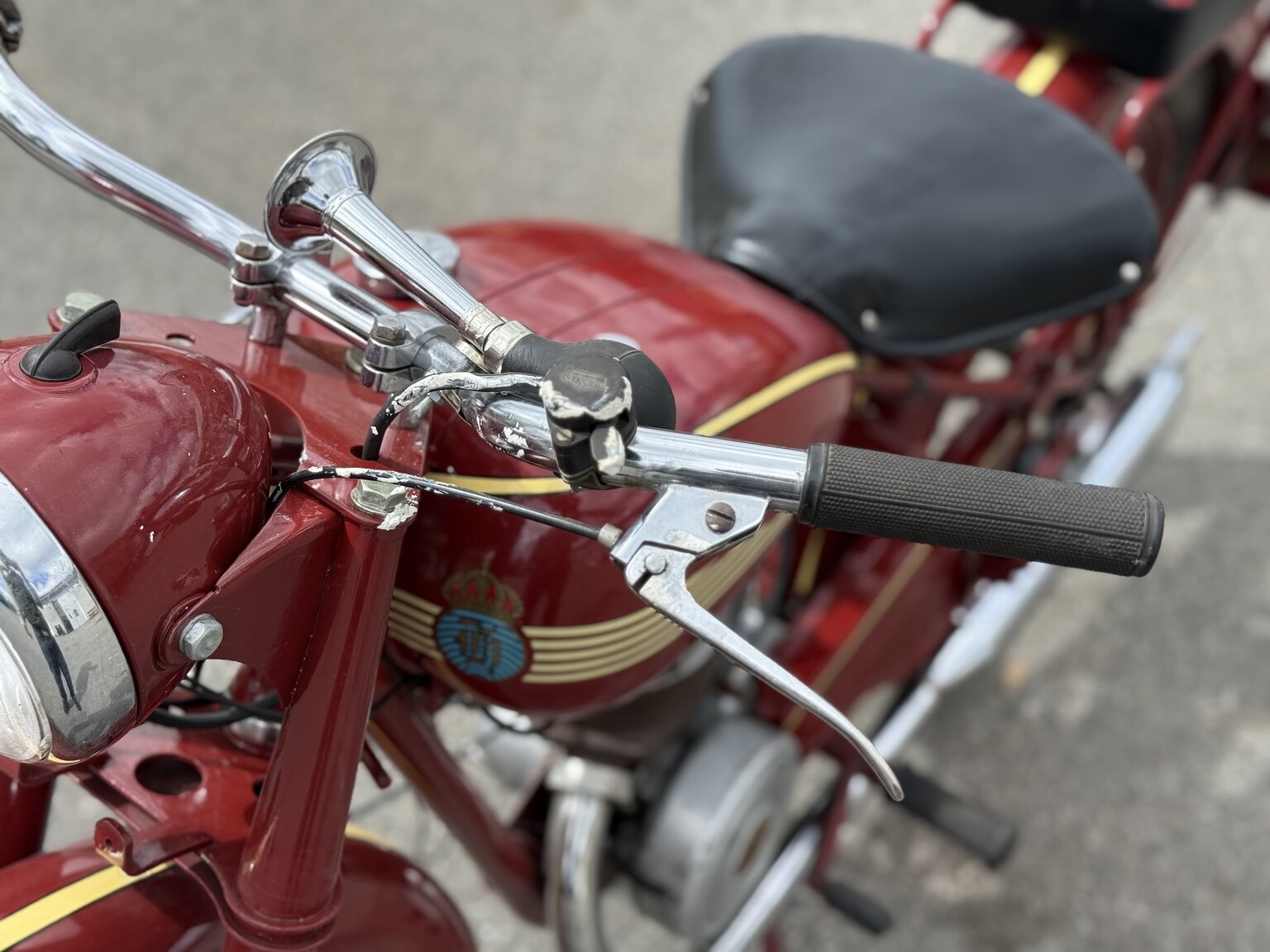 Exterior image of 1953 Huskvarna Modell 30