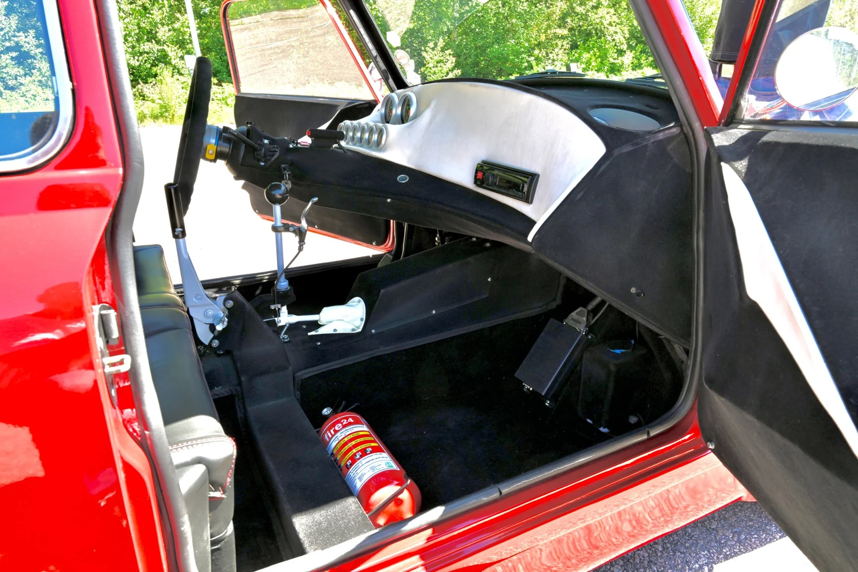 Innenraumfoto von 2013 Mini Cooper Turbo RWD (25)