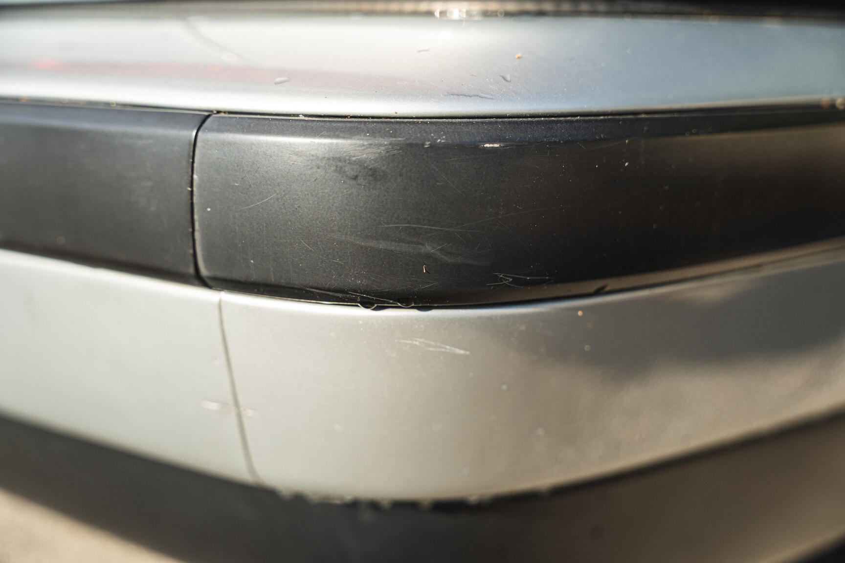 Exterior image of 1994 BMW 520i E34