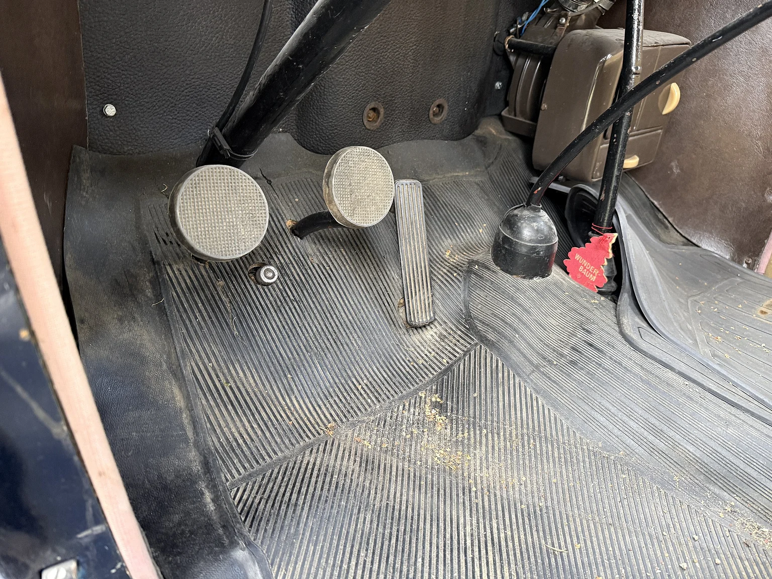 Innenraumfoto von 1936 Ford 214A Fordor (2)