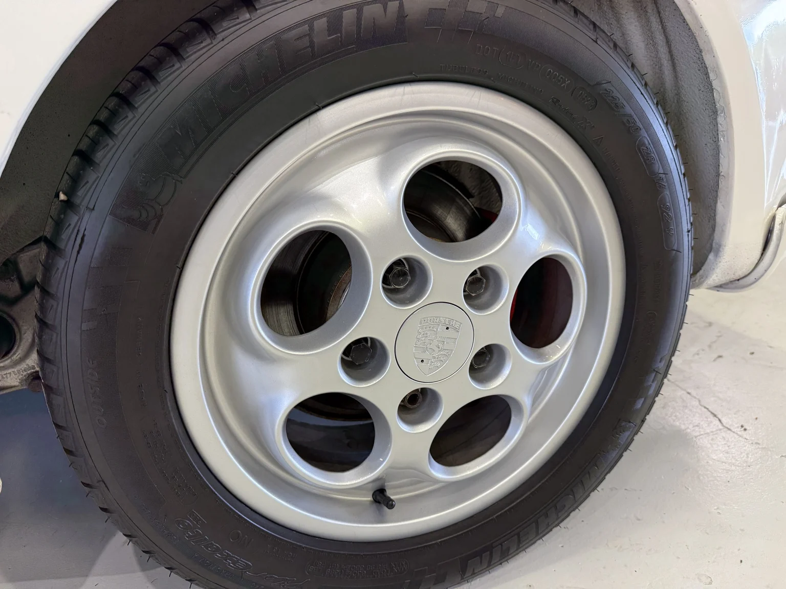 Aussenfoto 1989 Porsche 944 2.7 (55)