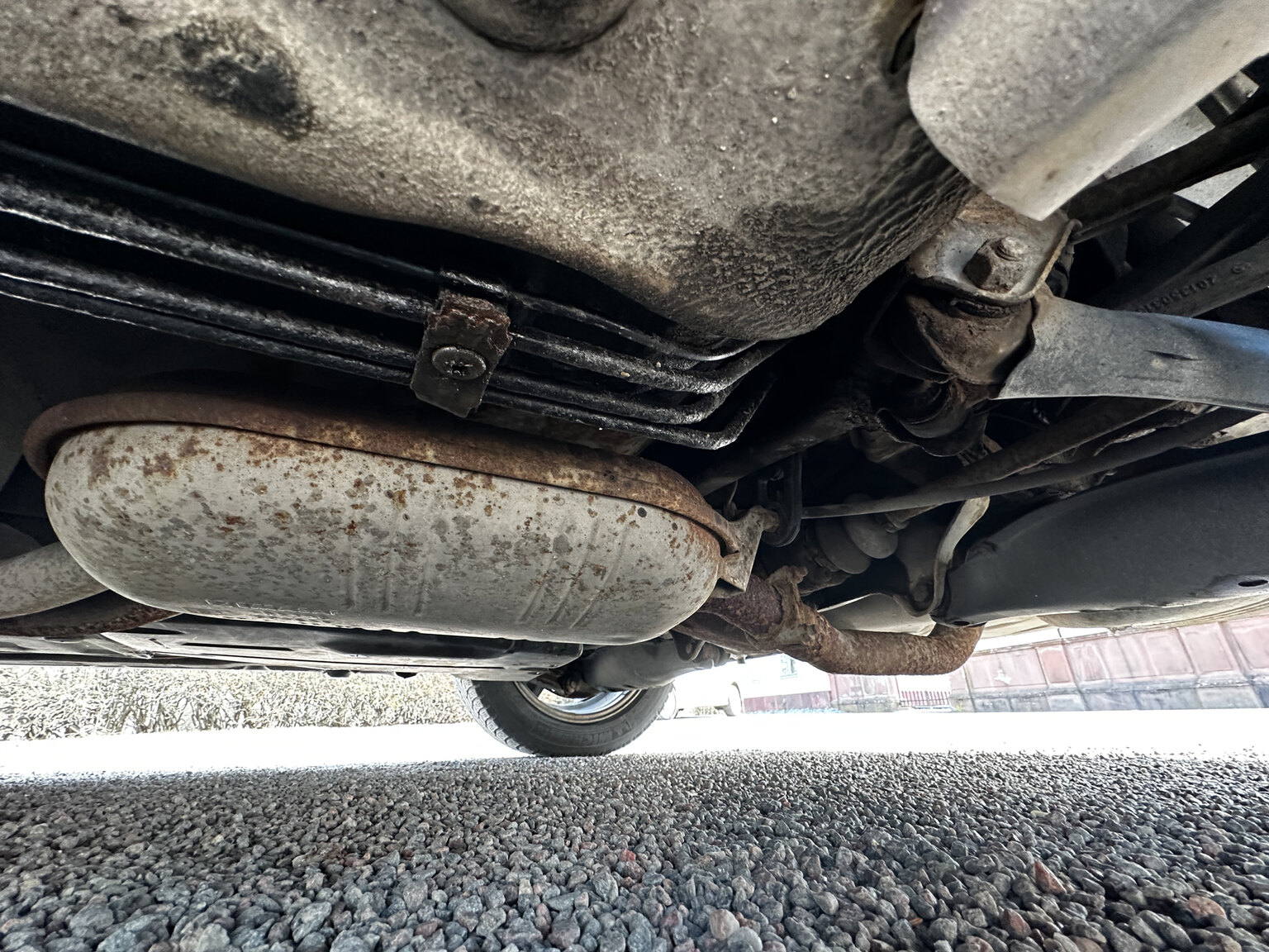 Image of 1993 Mercedes-Benz E 220 mechanics