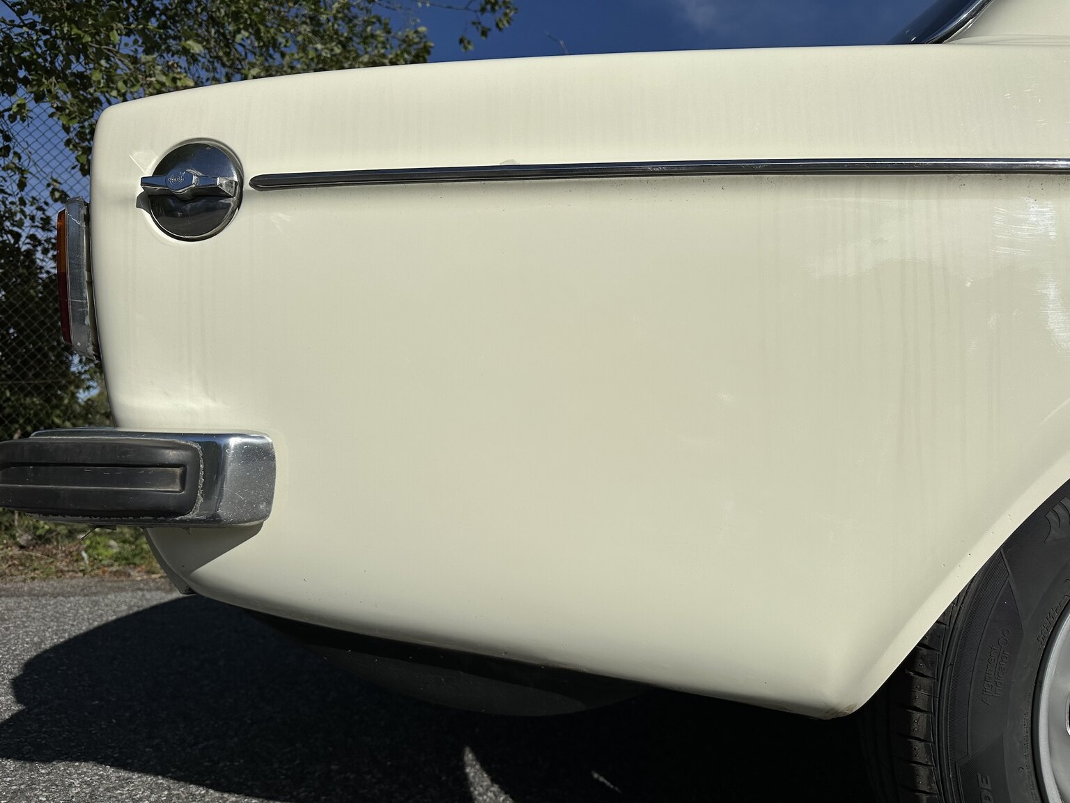 Exterior image of 1973 Volvo 142