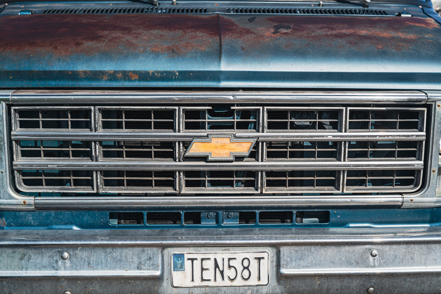 Exterior image of 1978 Chevrolet G10 Sport Van