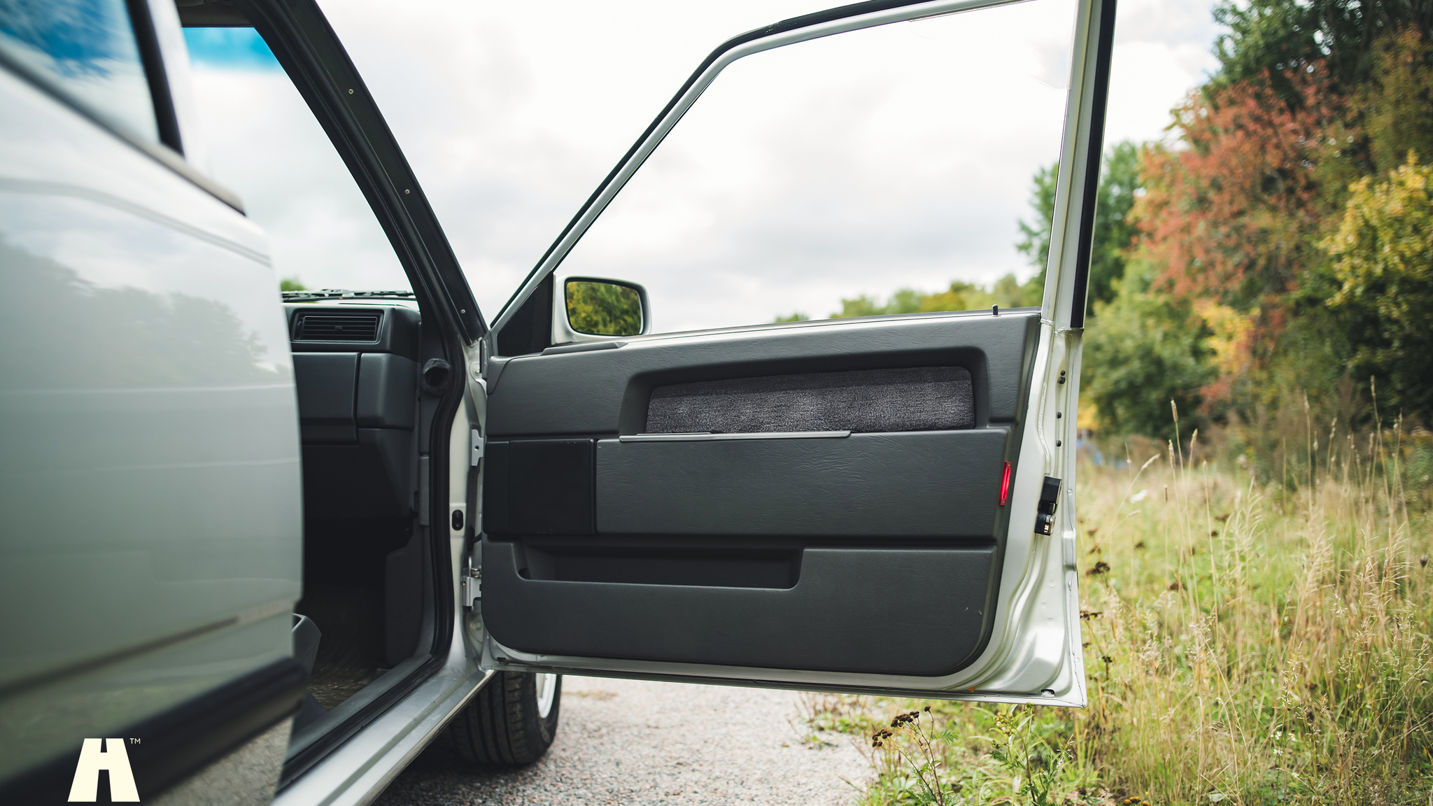 Interior image of 1997 Volvo 945 