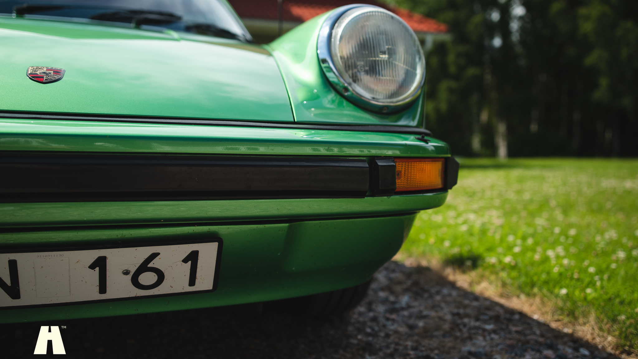 Exterior image of 1976 Porsche 911 Targa