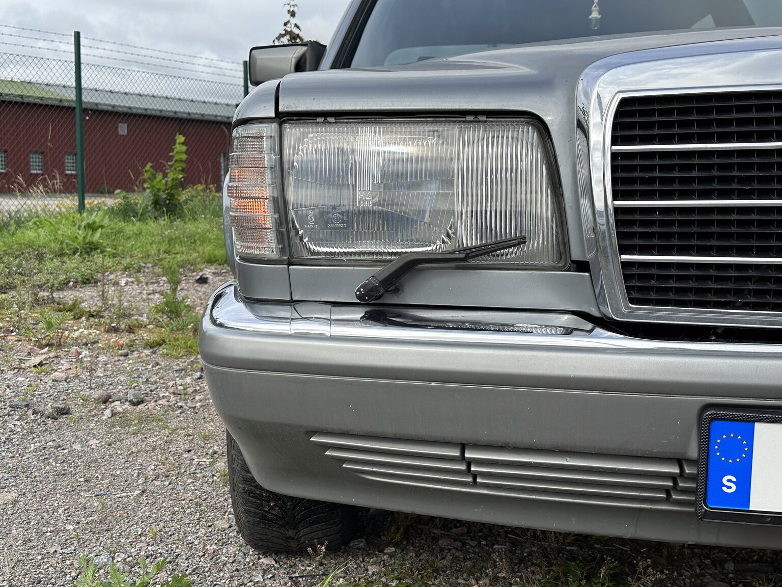 Exterior image of 1987 Mercedes 300 SE