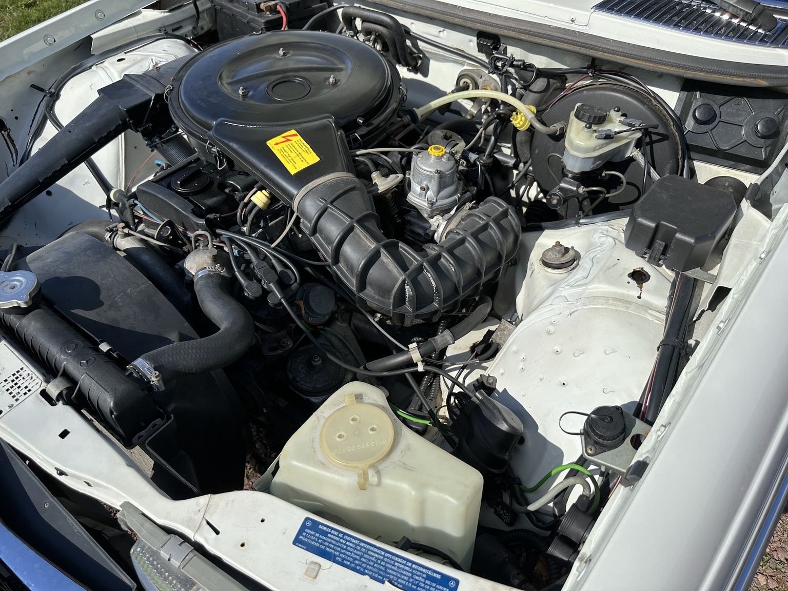 Image of 1985 Mercedes-Benz 200 mechanics