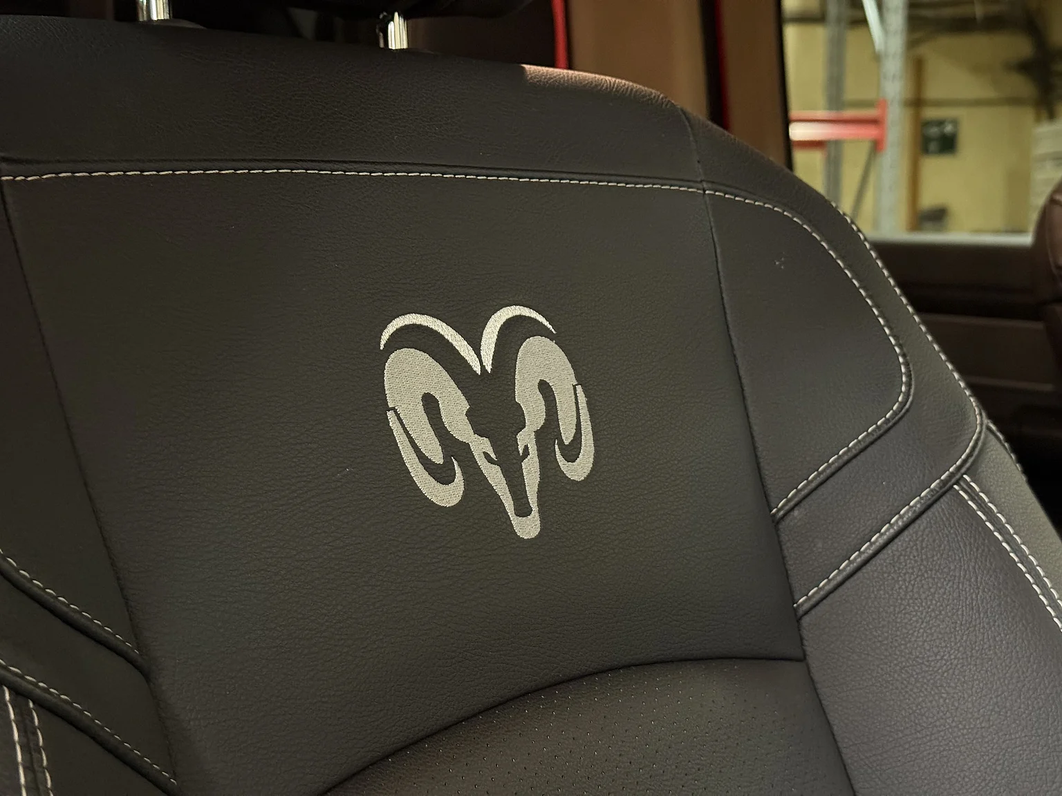 Interiörbild 2020 Dodge Ram 2500 Overland (41)