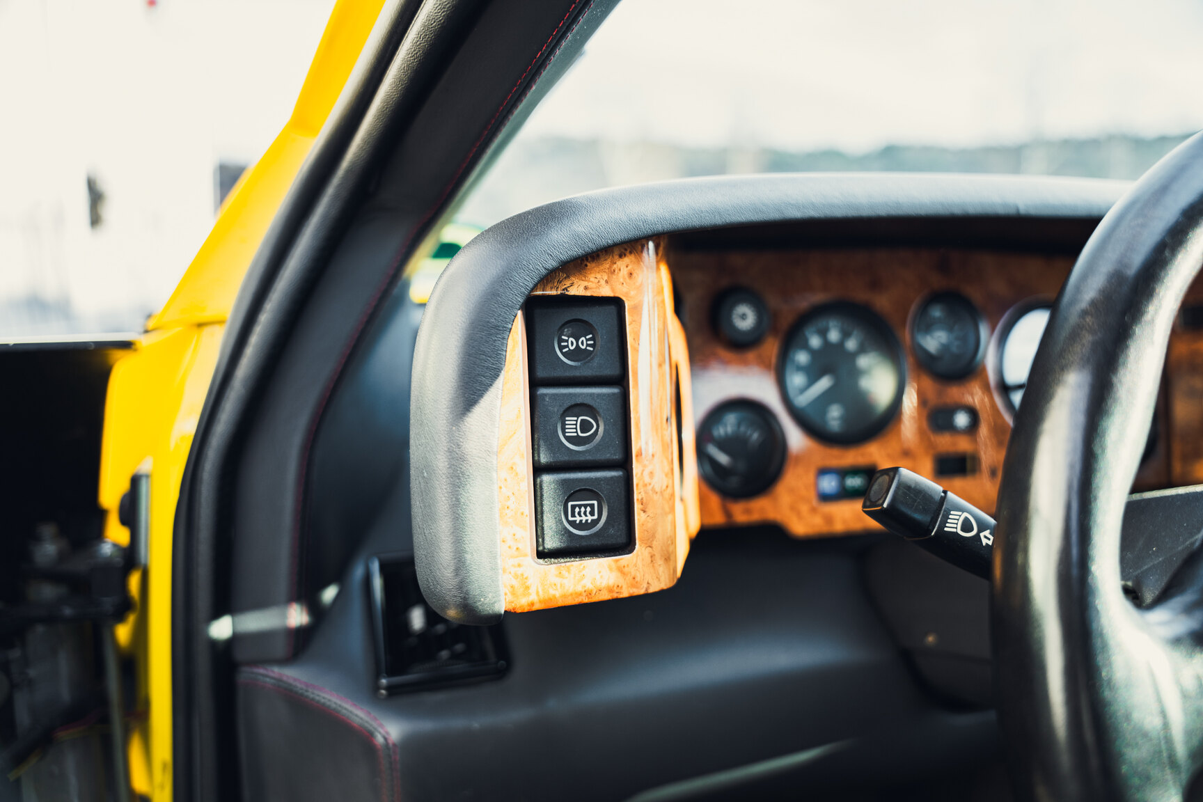 Interior image of 1989 Lotus Esprit Turbo SE