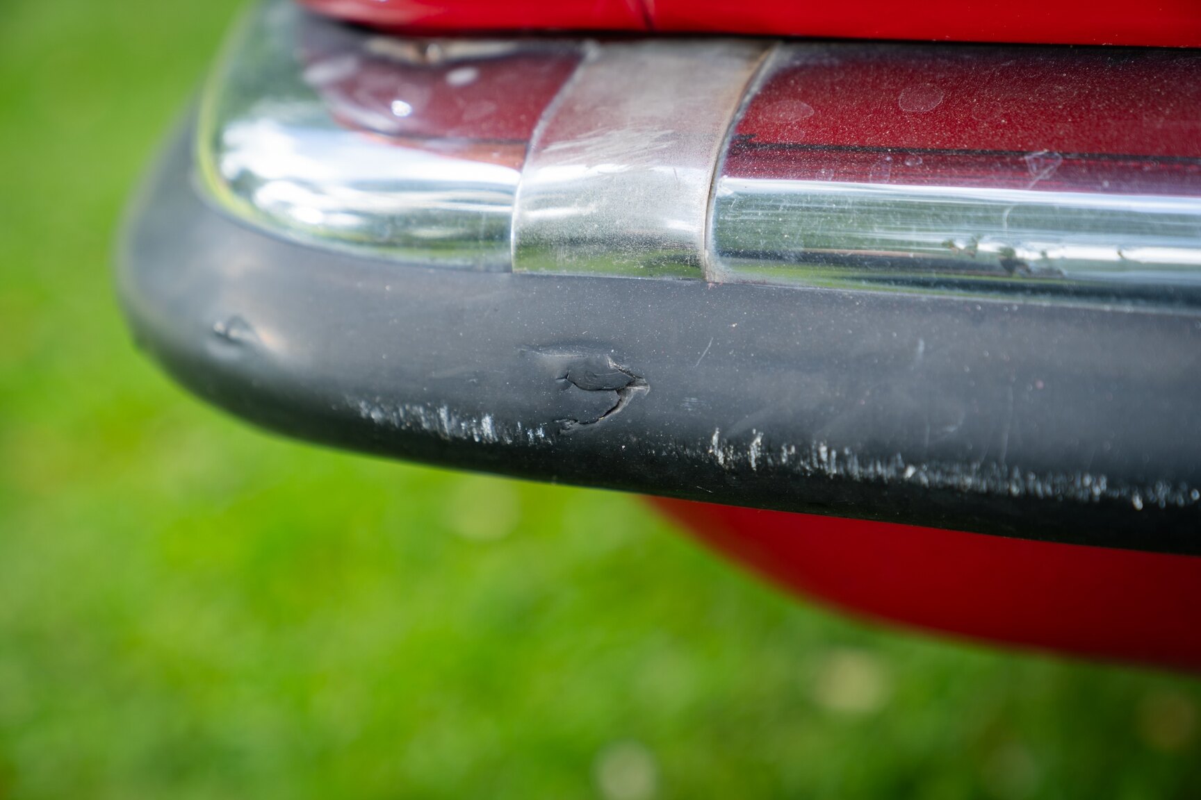 Exterior image of 1975 Mercedes-Benz 350 SLC