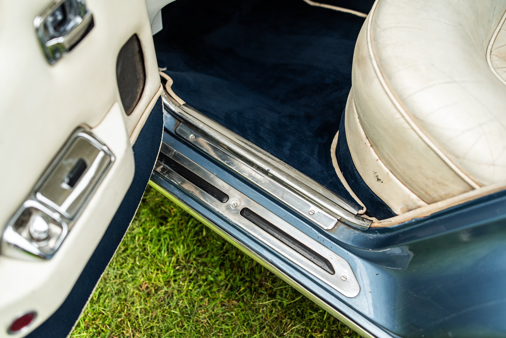 Interior image of 1972 Rolls-Royce Silver Shadow