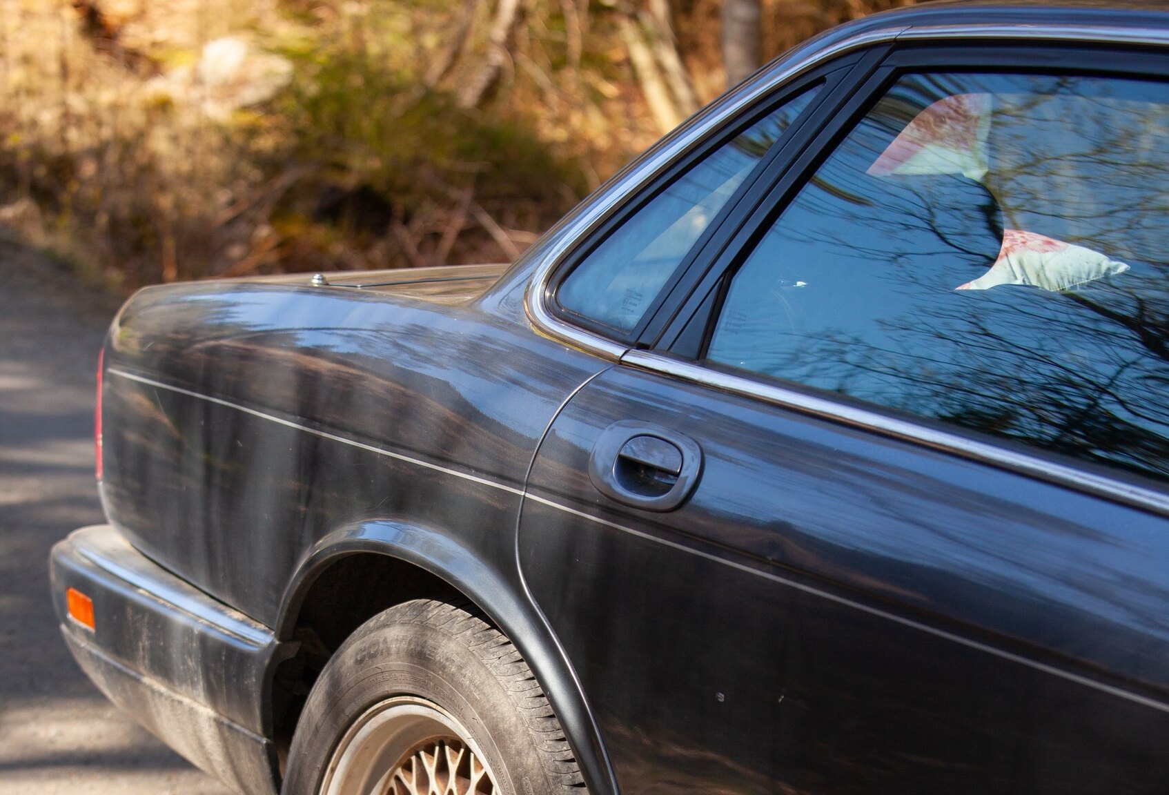 Exterior image of 1997 Jaguar XJ6 3.2
