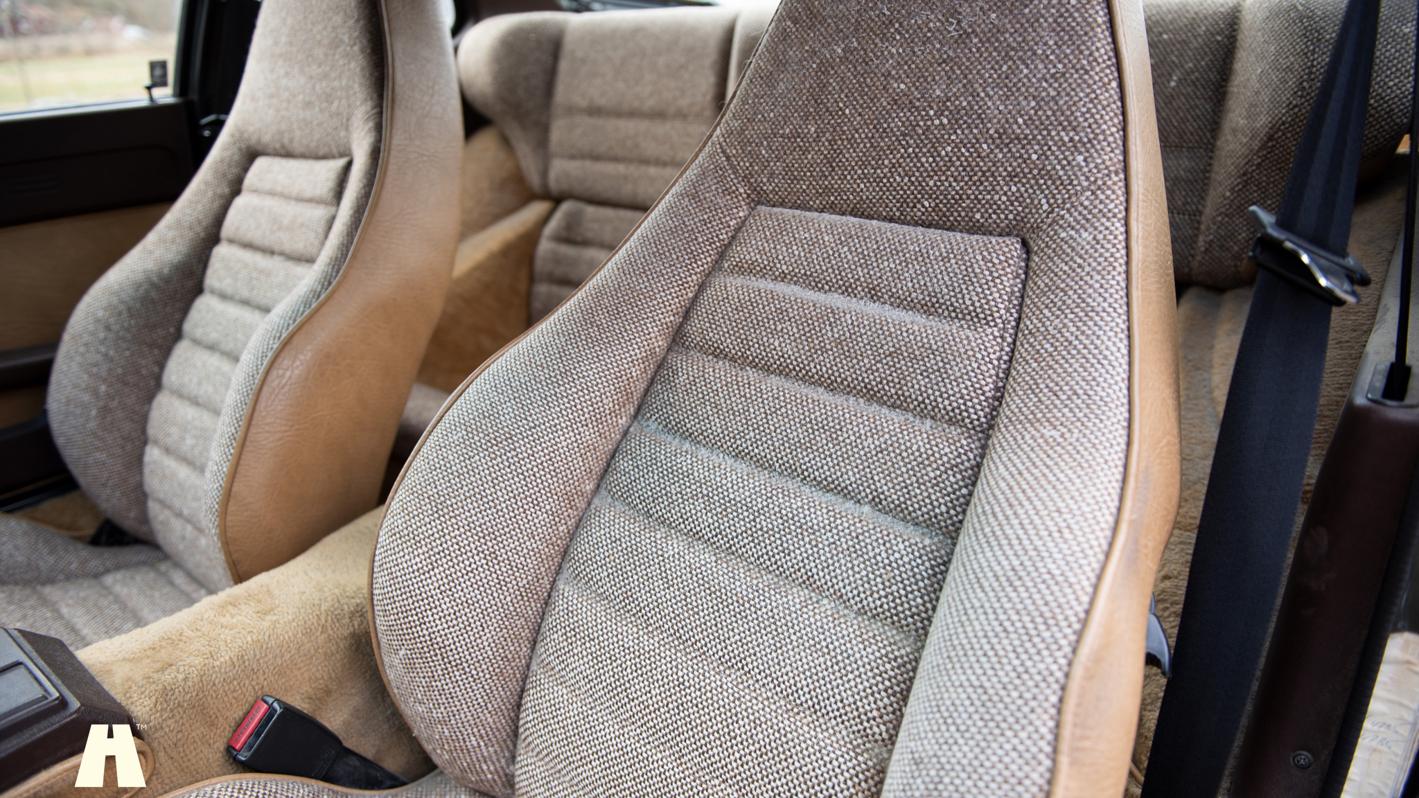 Interior image of 1981 Porsche 924 (7)
