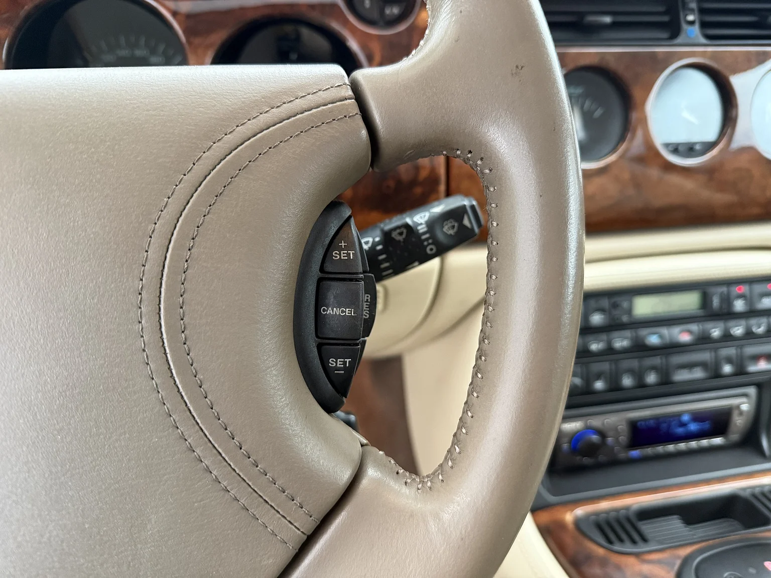 Interiörbild 1997 Jaguar XK8 (22)