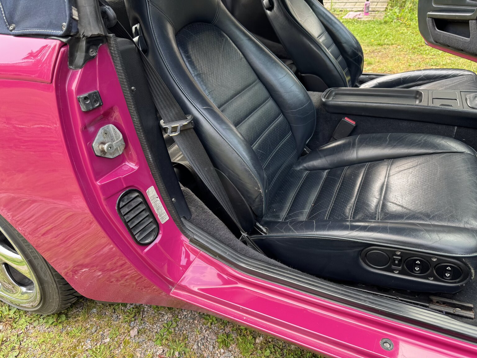 Interior image of 1990 Porsche 944 S2 Convertible