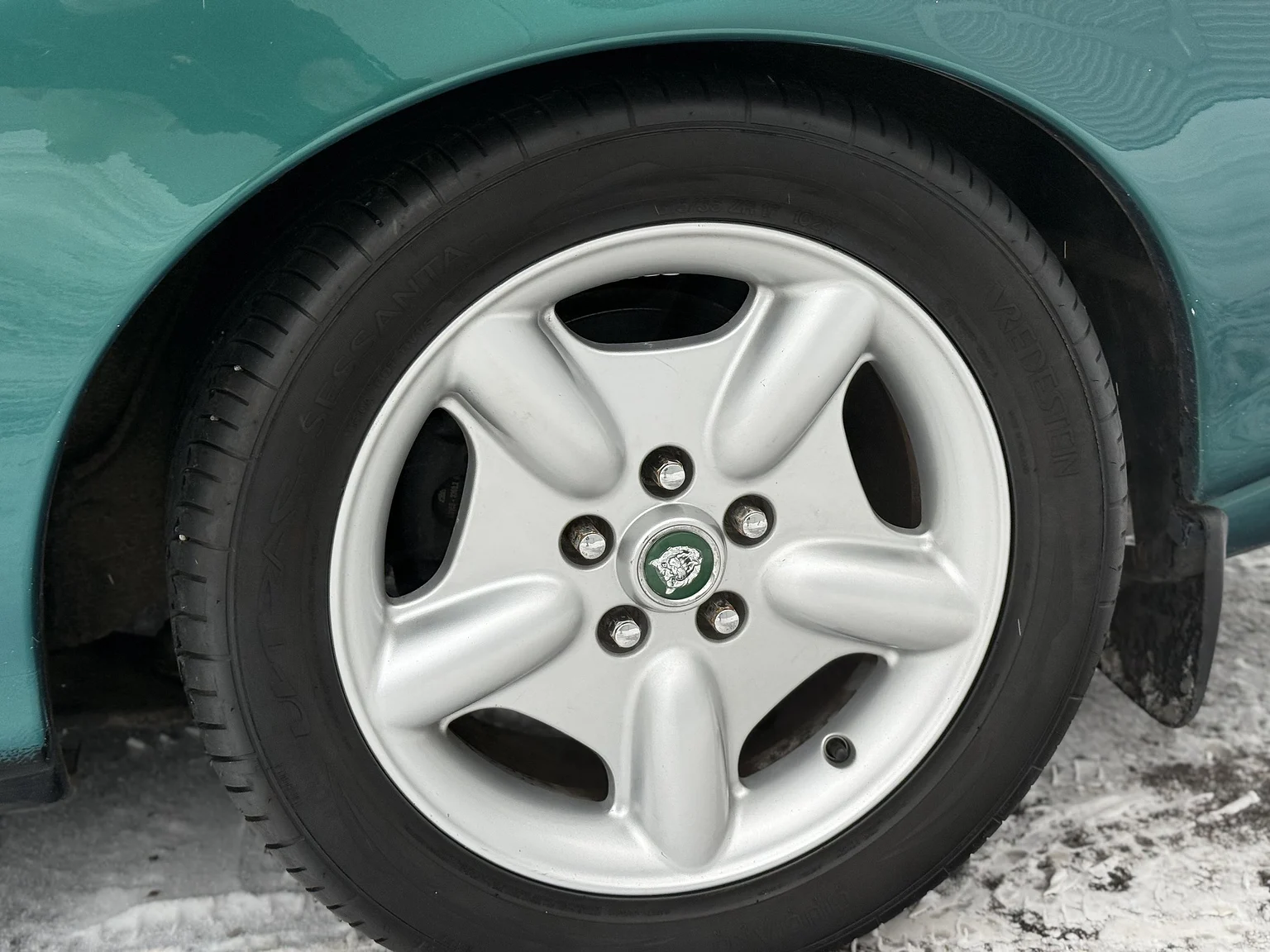 Exterior image of 1997 Jaguar XK8 (38)