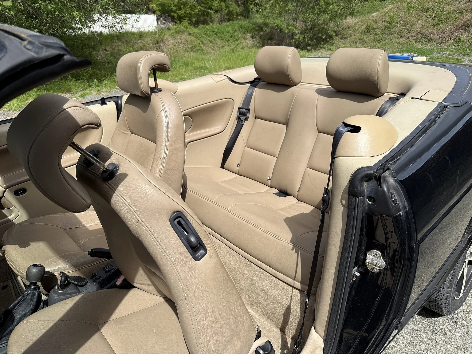 Interior image of 2002 Saab 9-3 2.0T SE Convertible – NO RESERVE (32)